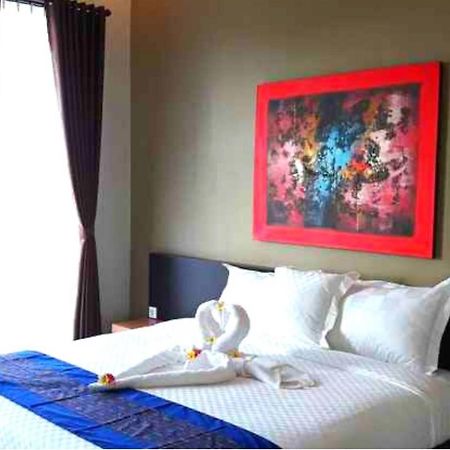 เอเซียนา โลวีนา โฮเต็ล แอนด์ คาราโอเกะ Hotel โลวินา ภายนอก รูปภาพ