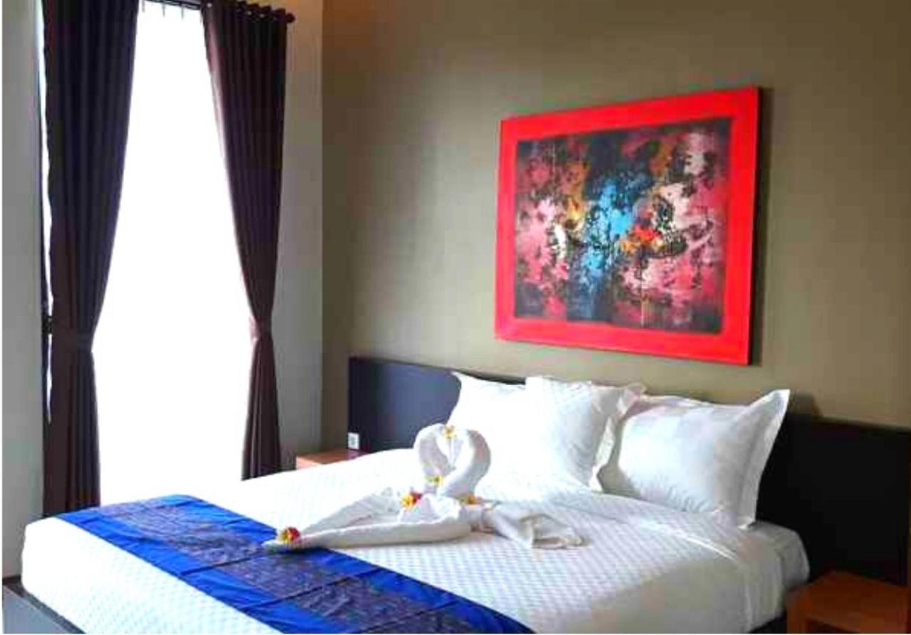 เอเซียนา โลวีนา โฮเต็ล แอนด์ คาราโอเกะ Hotel โลวินา ภายนอก รูปภาพ