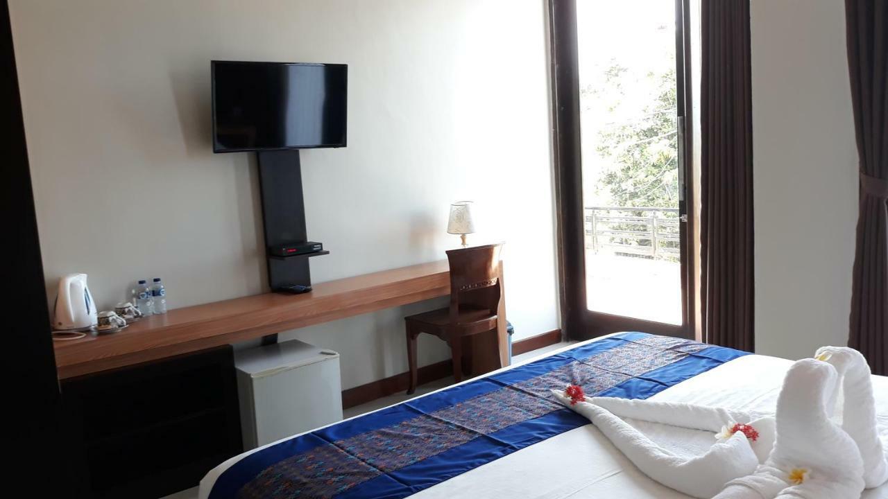 เอเซียนา โลวีนา โฮเต็ล แอนด์ คาราโอเกะ Hotel โลวินา ภายนอก รูปภาพ